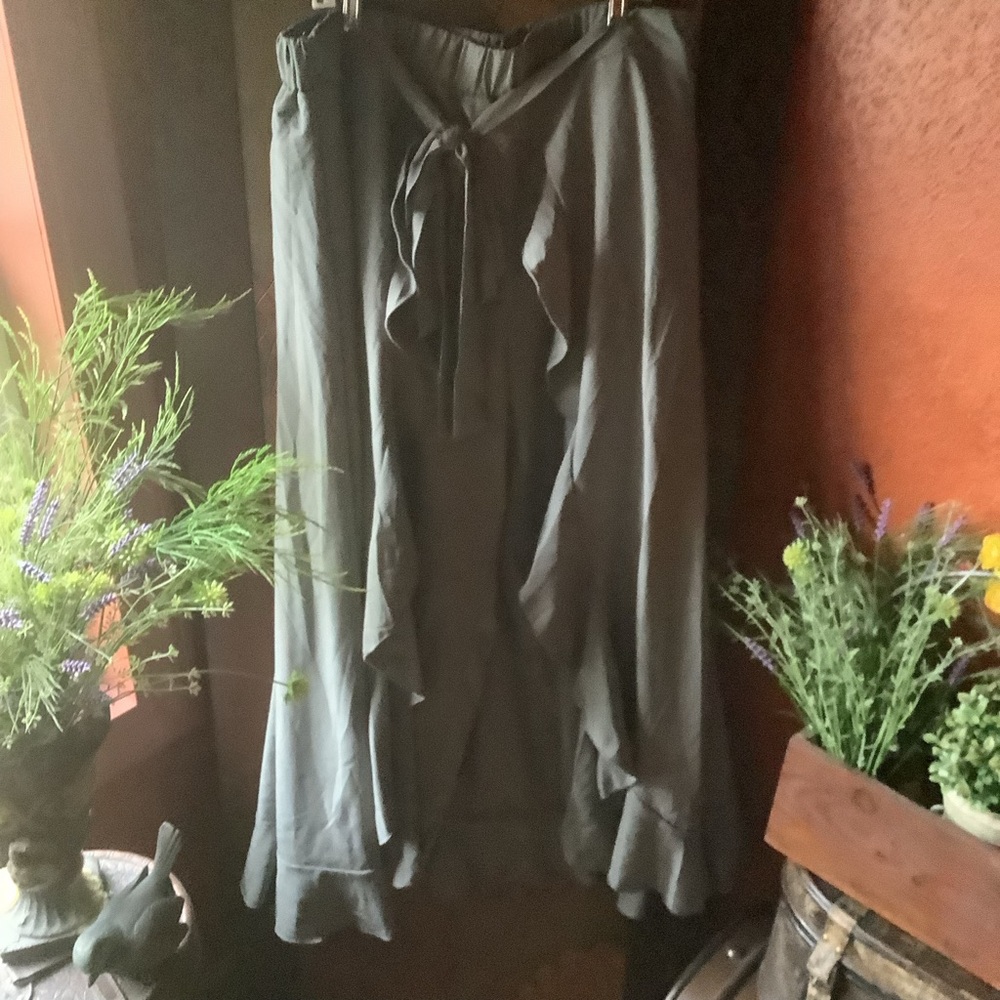 Ruffled Gray Maxi Skirt + Pants - Picture 7 of 7